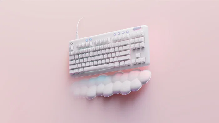 Logitech G713 Teclado Gaming TKL Blanco con Switches GX Brown