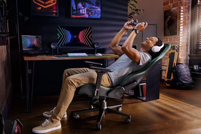 Razer Enki Silla Gaming Negro y Verde con Asiento Acolchado