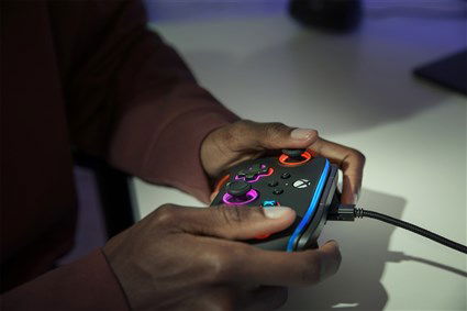 Power A Mando con Cable Spectra Infinity 1522360-01 para Xbox Serie X/S, Color Personalizable con LED