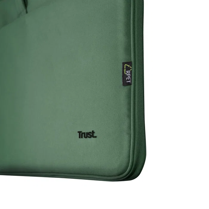 Trust Bologna Eco Maletín Ecológico para Portátil 16 Pulgadas (40.6 cm), Hecho con PET Reciclado, Verde, 2 Compartimentos, Acolchado, Resistente a Golpes, 430 g