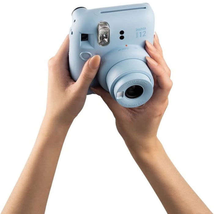 Fujifilm Instax Mini 12 Cámara Instantánea con Flash Automático, Autofocus, Espejo para Selfies y Modo Primer Plano, Azul Pastel, 16806092