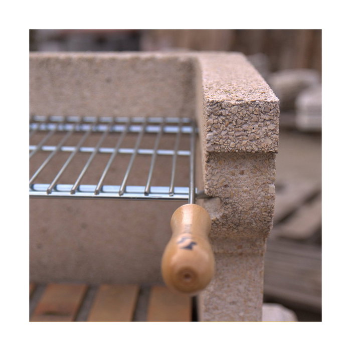 Sauvic Parrilla extensible de acero zincado con mangos de madera 60-70 x 40 cm Sauvic Parrilla extensible de acero zincado con mangos de madera 60-70 x 40 cm