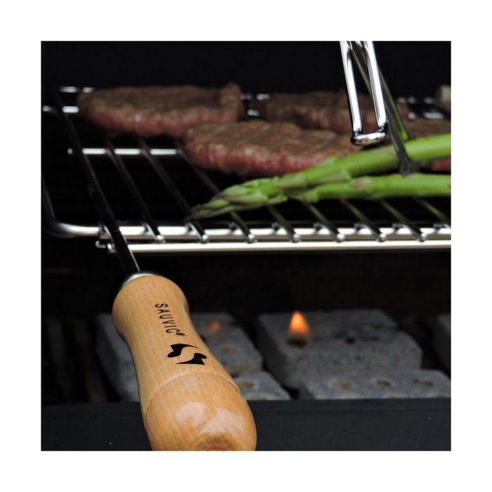 Sauvic Parrilla extensible de acero zincado con mangos de madera 60-70 x 40 cm Sauvic Parrilla extensible de acero zincado con mangos de madera 60-70 x 40 cm