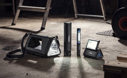 Varta 17648101421 Linterna de Trabajo Work Flex Area Light LED 3xAA Resistente al Agua y Polvo para Entornos de Bricolaje