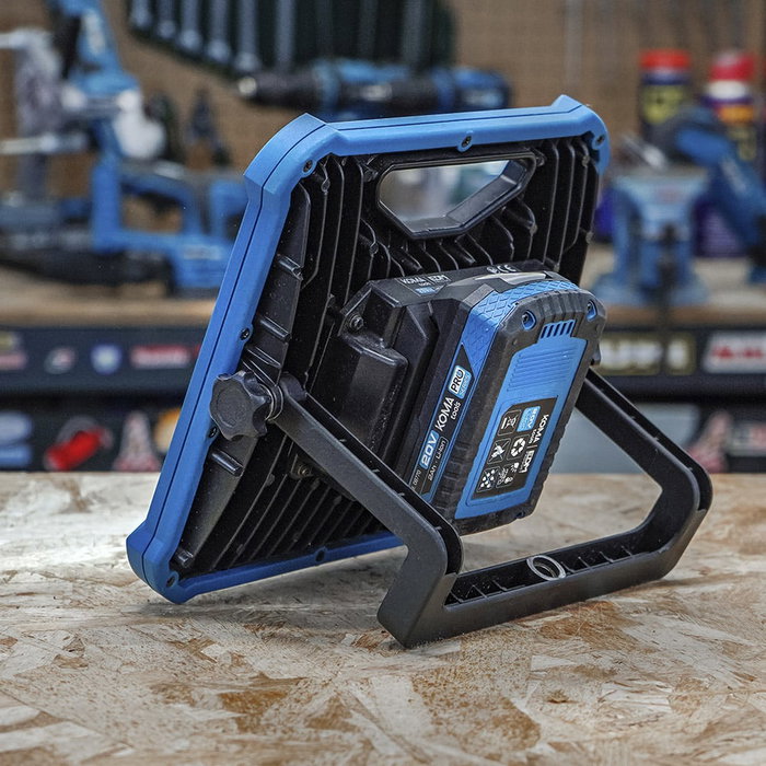 Koma Tools Foco Proyector LED 20W 1800 lm Luz Fría 6500K IP20 22.8 x 7 x 22.8 cm