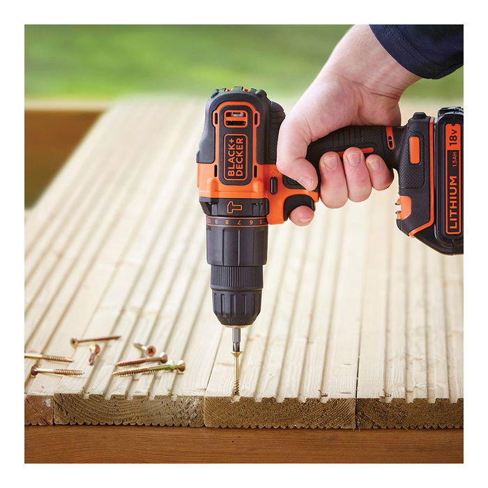 Black+Decker Kit Taladro Percutor 18V con 2 Baterías de Litio, Cargador y Maletín - 10mm, 1.5Ah, Hasta 40Nm, Función Reversible