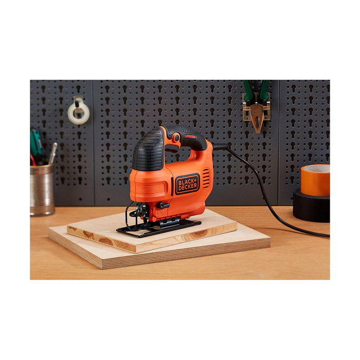 Black+Decker Sierra de calar 520W con cable