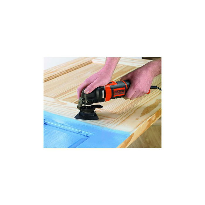 Black+Decker Multiherramienta Oscilante MT300KA-QS 300W con 12 Accesorios para Cortar, Raspar y Lijar