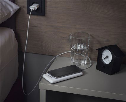 Varta Batería Portátil 57913101111 10000 mAh con Indicador de Carga y Carga Rápida 20W