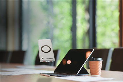 Varta Batería Portátil 57913101111 10000 mAh con Indicador de Carga y Carga Rápida 20W