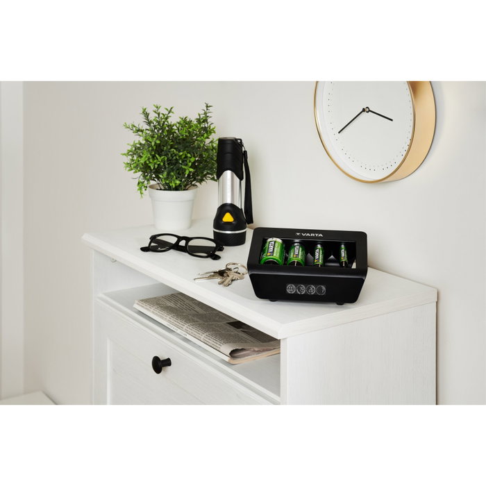 Varta LCD Multi Charger+ Universal
