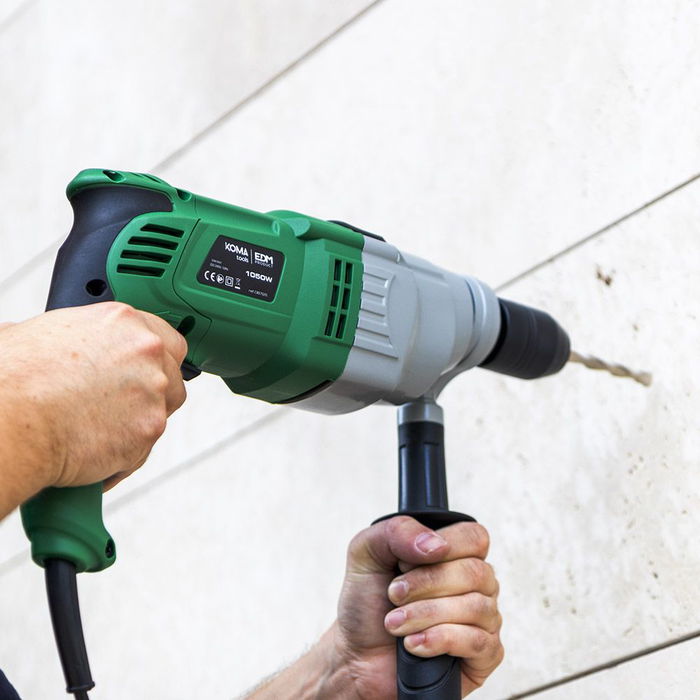 Koma Tools Taladro Percutor TP-1050, 1050W, Portabrocas Automático Ø13mm, Cable 2m, 0-2800 RPM, para Madera, Acero y Hormigón, Color Negro/Verde