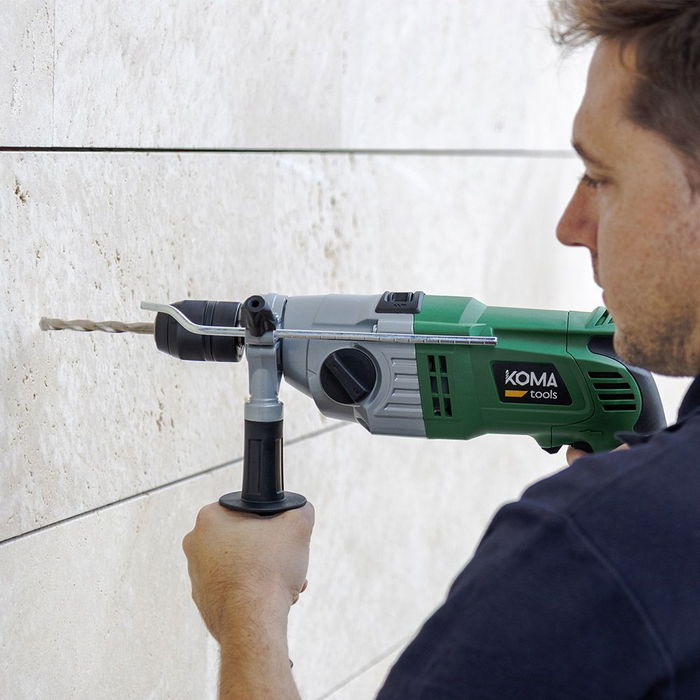 Koma Tools Taladro Percutor TP-1050, 1050W, Portabrocas Automático Ø13mm, Cable 2m, 0-2800 RPM, para Madera, Acero y Hormigón, Color Negro/Verde