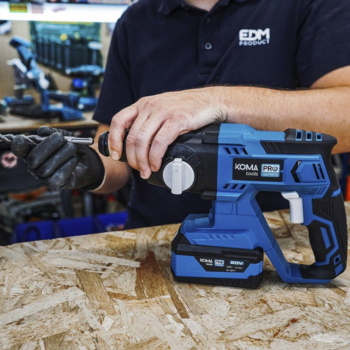 Koma Tools Martillo Perforador 20V SDS Plus, Kit con Maletín, Batería 4.0Ah y Cargador, Modelo 20v-mp-k, 3 Funciones (Taladro, Percutor), 1.8J, Luz LED, Incluye 3 Brocas