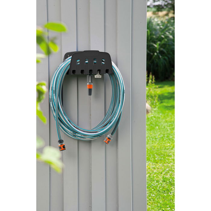 Gardena Kit manguera de jardín Classic 20 m, Ø13mm (1/2"), PVC con entramado de nylon, anti UV, incluye lanza y accesorios de riego