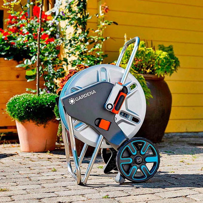 Gardena AquaRoll M Carrete de manguera de rueda de metal con 25 m de manguera de 15 mm