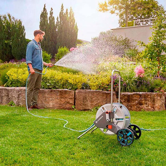 Gardena AquaRoll M Carrete de manguera de rueda de metal con 25 m de manguera de 15 mm