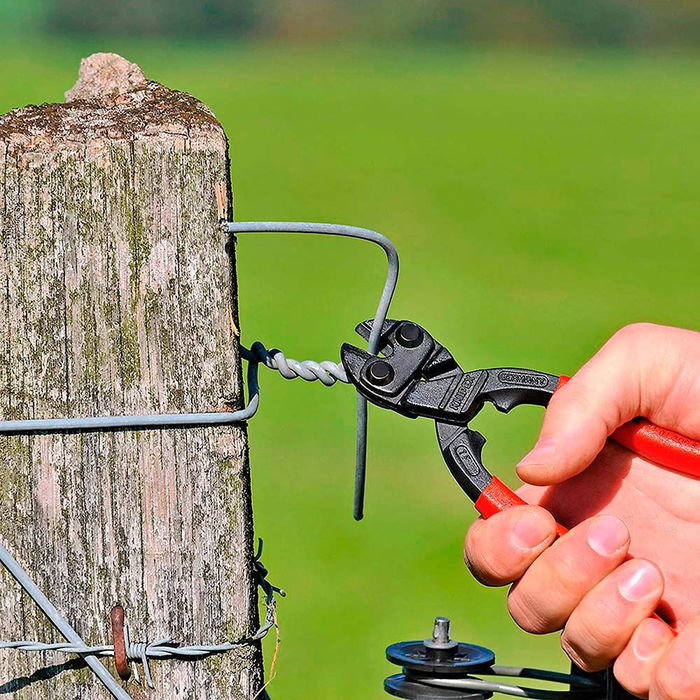 Knipex 7101200 Cortabulones Compacto 205 mm para Corte Central Ø5,2 mm Knipex 7101200 Cortabulones Compacto 205 mm para Corte Central Ø5,2 mm