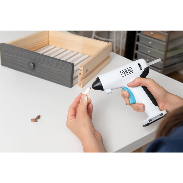 Black+Decker Pistola de Cola BCGL115-XJ 3,6 V con Barra de Silicona ø7 mm