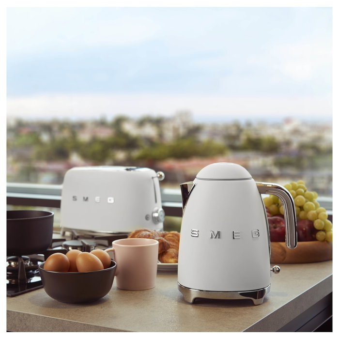Smeg KLF03WHMEU Tetera eléctrica 1,7 L Blanco Smeg KLF03WHMEU Tetera eléctrica 1,7 L Blanco