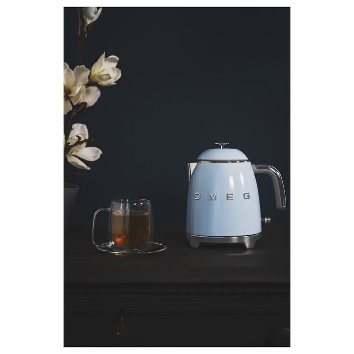 SMEG Hervidor Eléctrico Mini KLF05PBEU, 0.8L, 1400W, Azul, Con Indicador de Nivel y Apagado Automático
