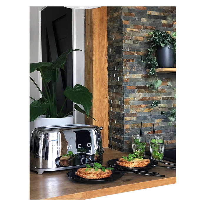 Smeg TSF02SSEU Tostador de 4 Rebanadas, Cromo, Acero Inoxidable, 1500 W, 6 Niveles, Ranura Larga, Descongelar, Recalentar