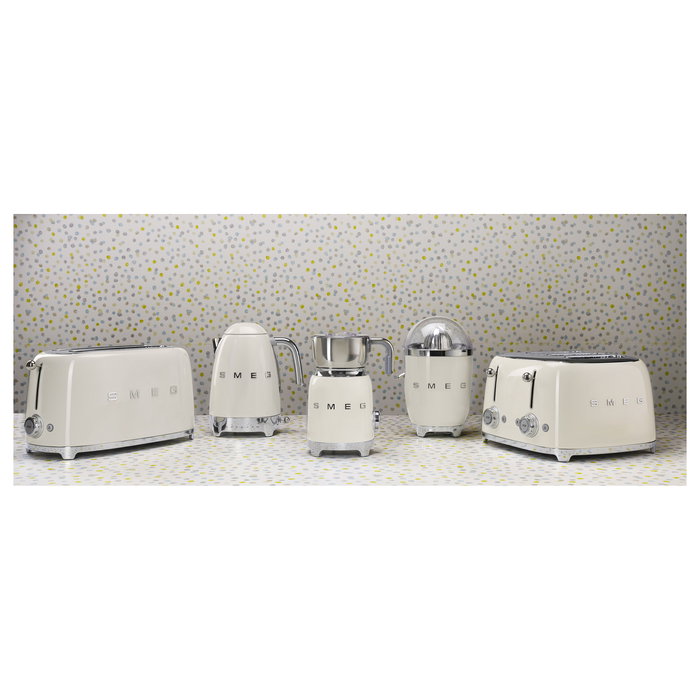 Smeg TSF03CREU Tostador de 4 Ranuras, 2000W, Color Crema, Diseño Años 50, Acero Inoxidable con Función Descongelar y Recalentar