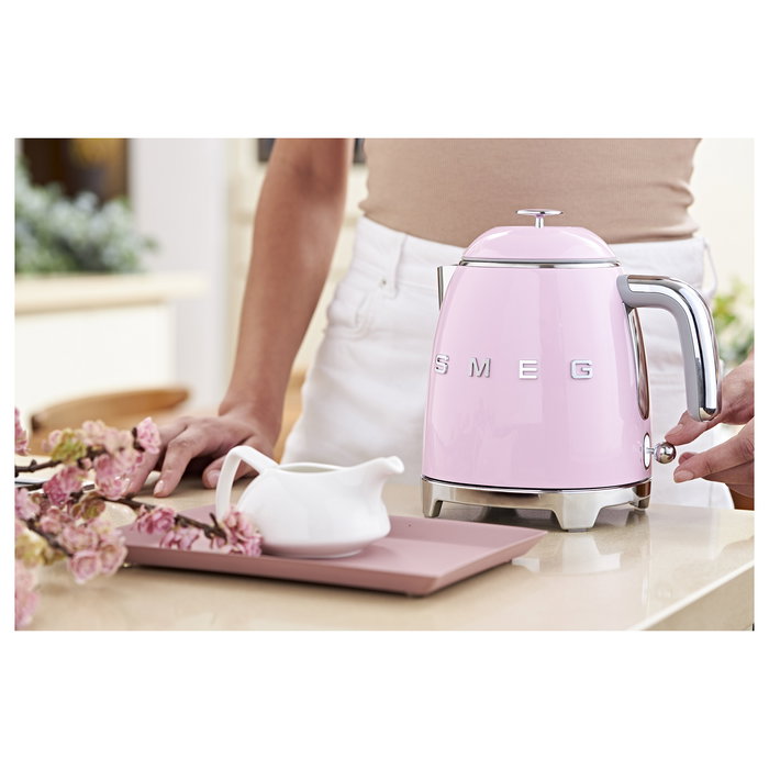 Smeg KLF05PKEU Tetera o Hervidor Eléctrico Pequeño Mini, Color Rosa Smeg KLF05PKEU Tetera o Hervidor Eléctrico Pequeño Mini, Color Rosa