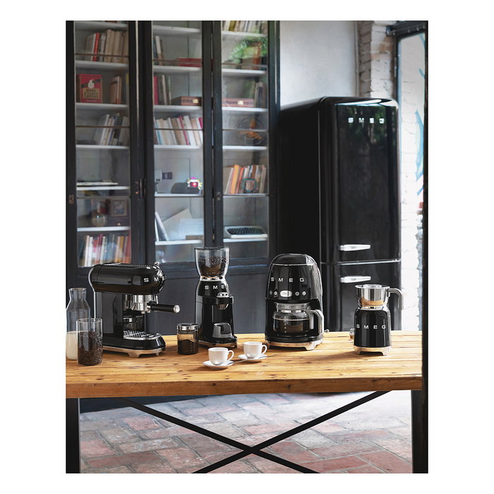 Smeg Cafetera de filtro DCF02BLEU Negro