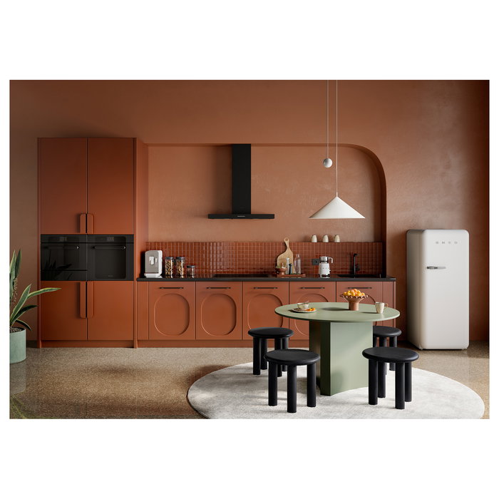 Smeg MFF11WHEU Espumador de Leche Automático 50's Style Blanco, Acero Inoxidable, 250 ml de Espuma, 0.6 L, Funciones Caliente y Fría