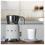 Smeg MFF11WHEU Espumador de Leche Automático 50's Style Blanco, Acero Inoxidable, 250 ml de Espuma, 0.6 L, Funciones Caliente y Fría