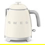 SMEG KLF05CREU Hervidor de Agua Eléctrico Mini, 0.8 Litros, 1400 W, Color Crema, Apagado Automático, Base Giratoria 360°, con Filtro e Indicador de Nivel