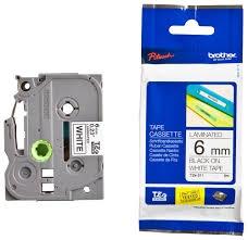 Brother TZe211 Cinta Rotuladora Laminada, Texto Negro sobre Blanco, 6 mm x 8 m