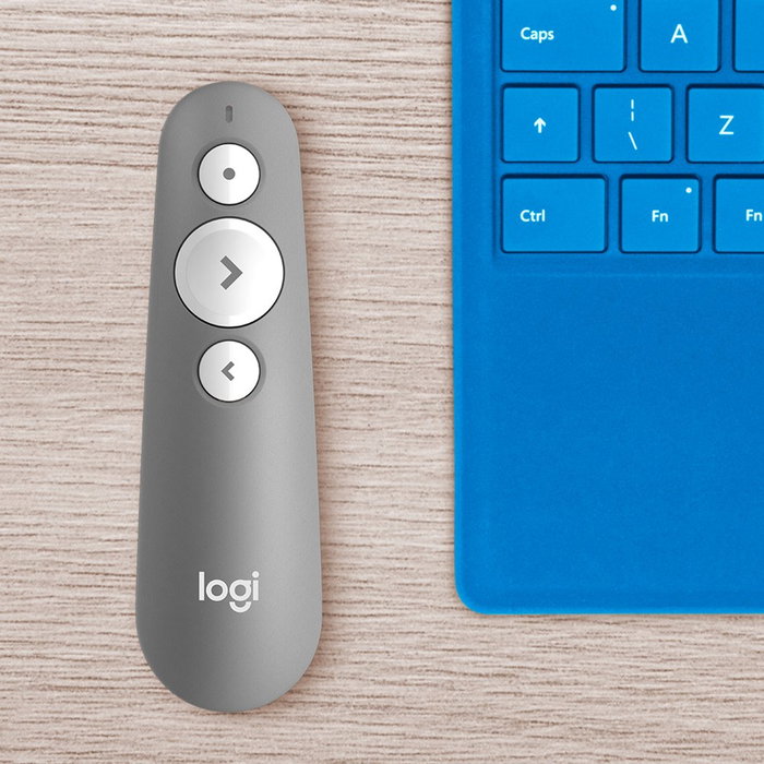 Logitech Mando Inalambrico para Presentaciones R500S, Puntero Laser Rojo, USB y Bluetooth, Gris Medio, 910-006520