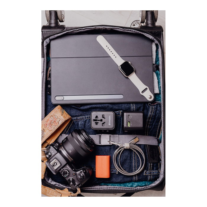 Verbatim UTA-02 Adaptador Universal de Viaje con USB-C 20W y USB-A 18W Verbatim UTA-02 Adaptador Universal de Viaje con USB-C 20W y USB-A 18W