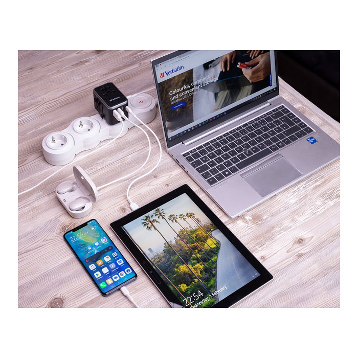 Verbatim UTA-04 Adaptador de Viaje Universal 61W con 2x USB-C y 3x USB-A Verbatim UTA-04 Adaptador de Viaje Universal 61W con 2x USB-C y 3x USB-A