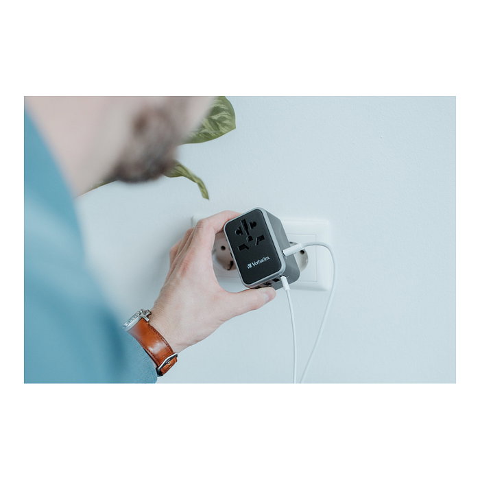 Verbatim UTA-04 Adaptador de Viaje Universal 61W con 2x USB-C y 3x USB-A Verbatim UTA-04 Adaptador de Viaje Universal 61W con 2x USB-C y 3x USB-A