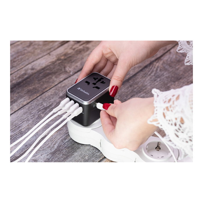 Verbatim UTA-04 Adaptador de Viaje Universal 61W con 2x USB-C y 3x USB-A Verbatim UTA-04 Adaptador de Viaje Universal 61W con 2x USB-C y 3x USB-A