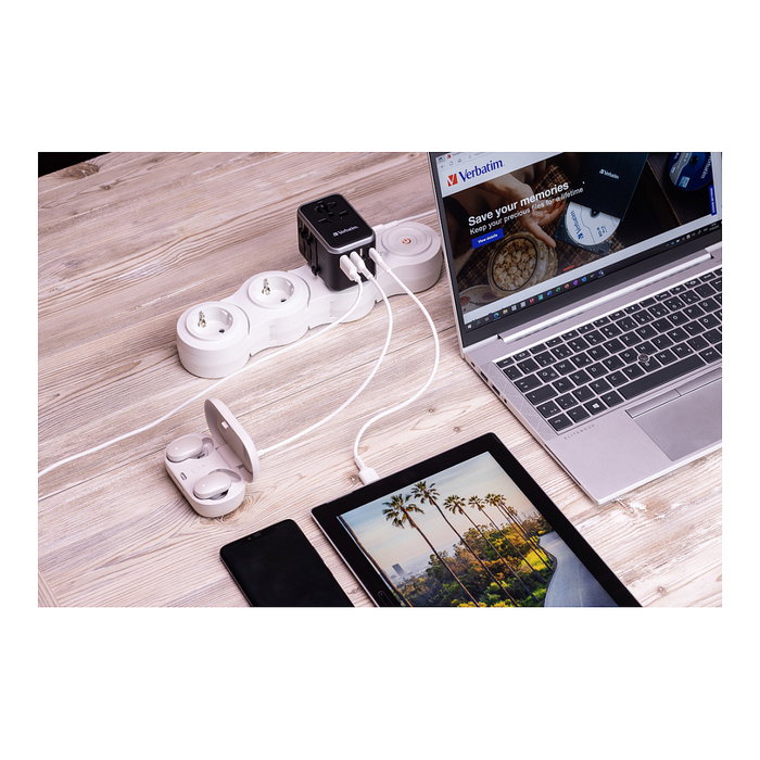Verbatim UTA-04 Adaptador de Viaje Universal 61W con 2x USB-C y 3x USB-A Verbatim UTA-04 Adaptador de Viaje Universal 61W con 2x USB-C y 3x USB-A