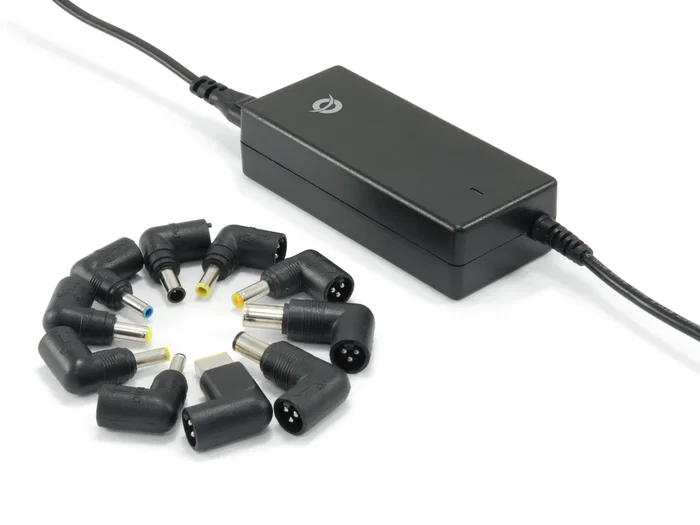 Conceptronic CNB65 Adaptador/Alimentador para Portátil 65W, 12 Puntas Universal, Voltaje Ajustable 15V/19V, Protección Sobrecarga