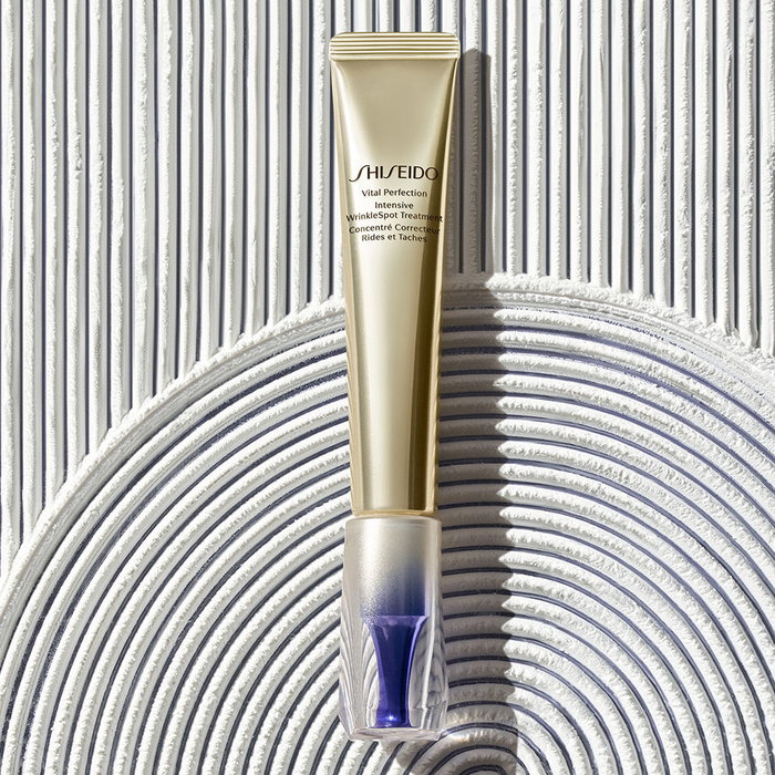 Tratamiento Antimanchas Shiseido VITAL PERFECTION 20 ml Antiedad Antiarrugas