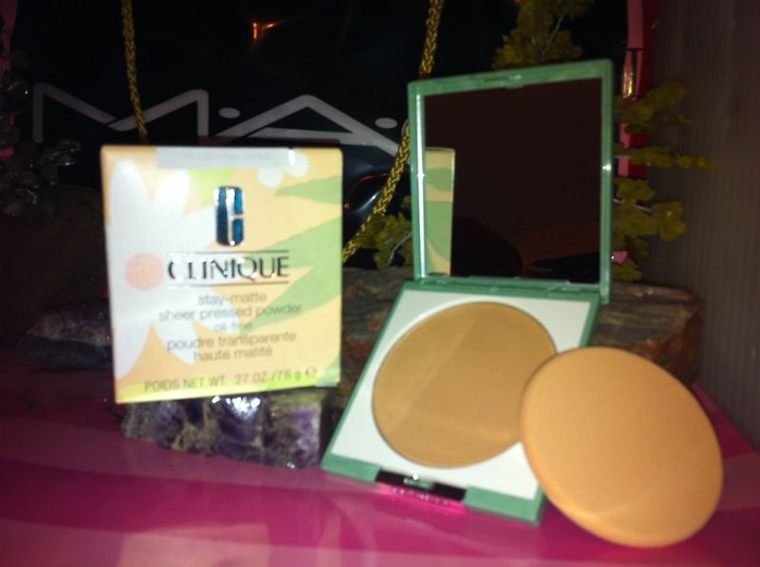 Clinique Stay Matte Sheer - Stay Buff