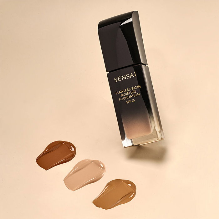 Sensai Flawless Satin Foundation SPF20 #FS204 Honey Beige 30 ml