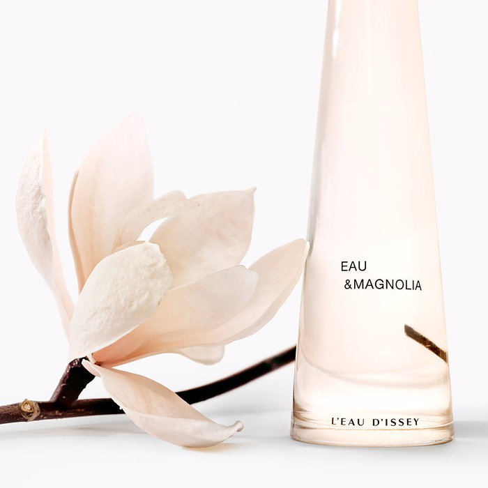 Issey Miyake L'Eau d'Issey Eau & Magnolia Eau de Toilette Intense 50 ml Issey Miyake L'Eau d'Issey Eau & Magnolia Eau de Toilette Intense 50 ml