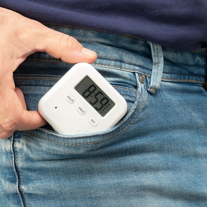 Innovagoods Pastillero Inteligente Electrónico con Reloj, Alarma y Cronómetro, 4 Compartimentos, Hermético, Tamaño Bolsillo