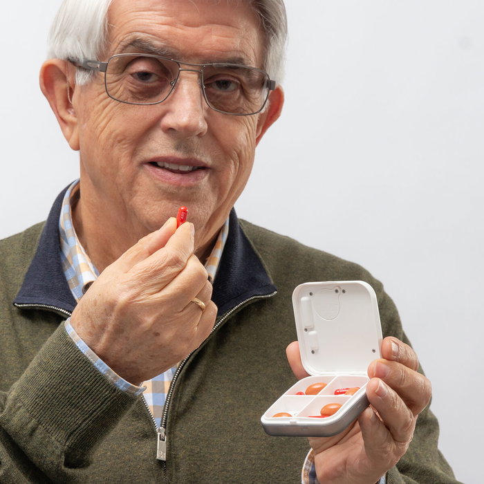 Innovagoods Pastillero inteligente electrónico de 4 compartimentos