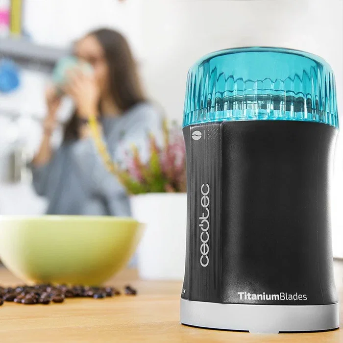 Cecotec Molinillo Eléctrico TitanMill 200 200W para Café y Especias, Cuchillas con Recubrimiento de Titanio, Capacidad 50g, BPA-Free, Negro y Azul
