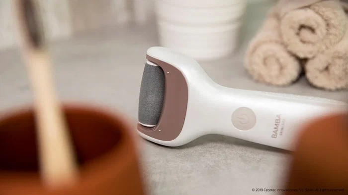 Cecotec Bamba Skincare Silky Lima de Uñas Eléctrica para Pies Inalámbrica y con Cable, 2 Rodillos Lavables, Batería 800 mAh 90 Min, 04222 Cecotec Bamba Skincare Silky Lima de Uñas Eléctrica para Pies Inalámbrica y con Cable, 2 Rodillos Lavables, Batería 800 mAh 90 Min, 04222