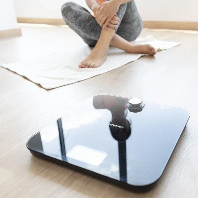 Cecotec Surface Precision EcoPower 10000 Healthy Báscula personal electrónica Negra Cecotec Surface Precision EcoPower 10000 Healthy Báscula personal electrónica Negra