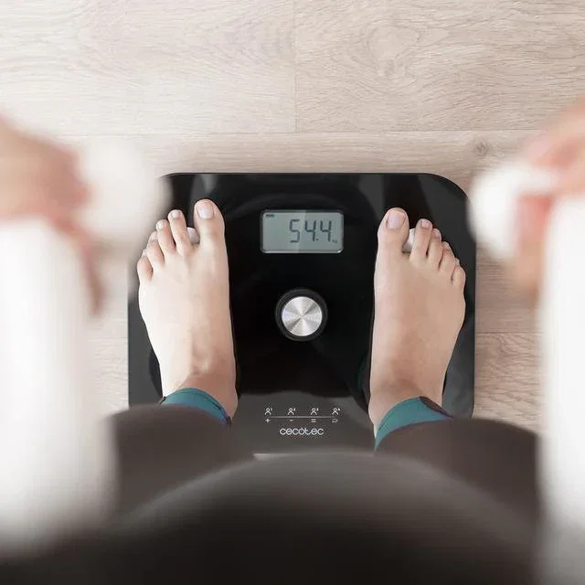 Cecotec Surface Precision EcoPower 10100 Full Healthy - Báscula Personal Electrónica sin Pilas con Análisis Corporal Completo para 4 Usuarios, Pantalla LCD, 180 kg, Negro Cecotec Surface Precision EcoPower 10100 Full Healthy - Báscula Personal Electrónica sin Pilas con Análisis Corporal Completo para 4 Usuarios, Pantalla LCD, 180 kg, Negro
